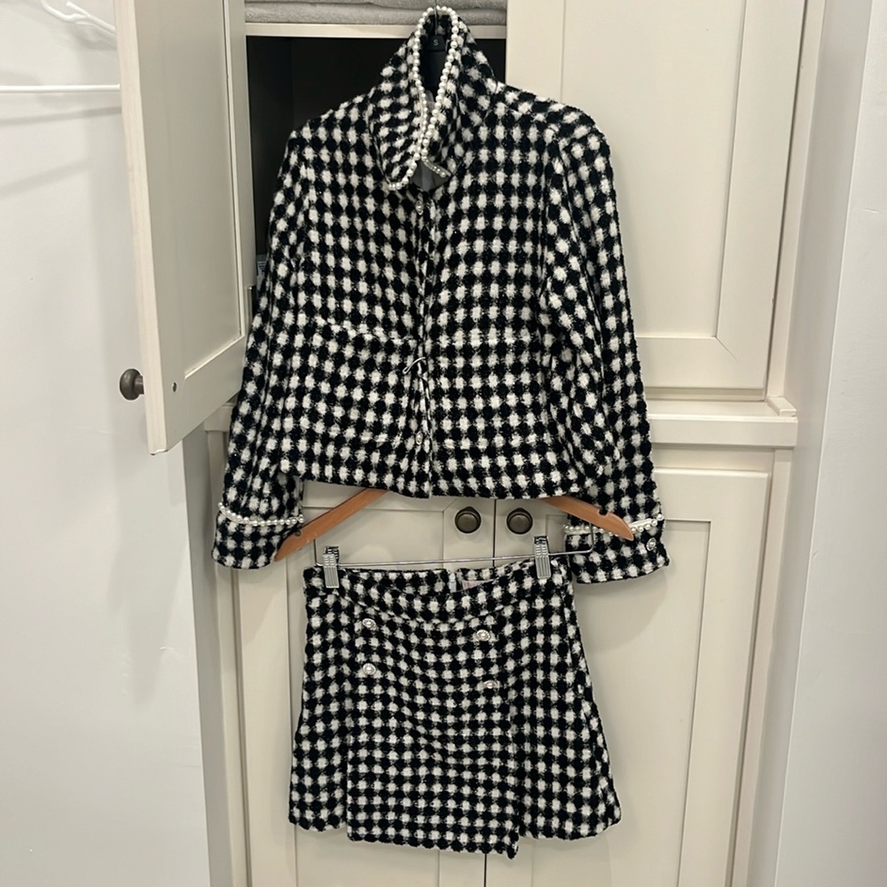 GB girls ivory and black jacket and skirt houndstooth similar print